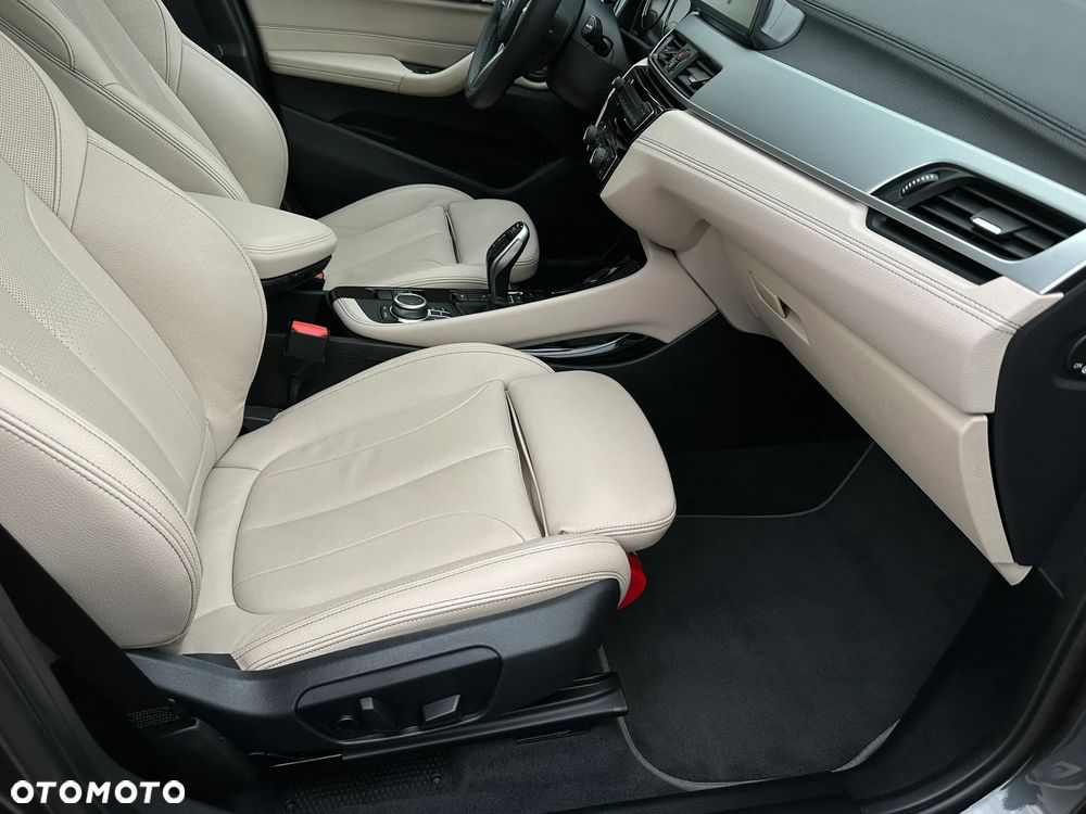 BMW X1 xDrive20i xLine sport - 24