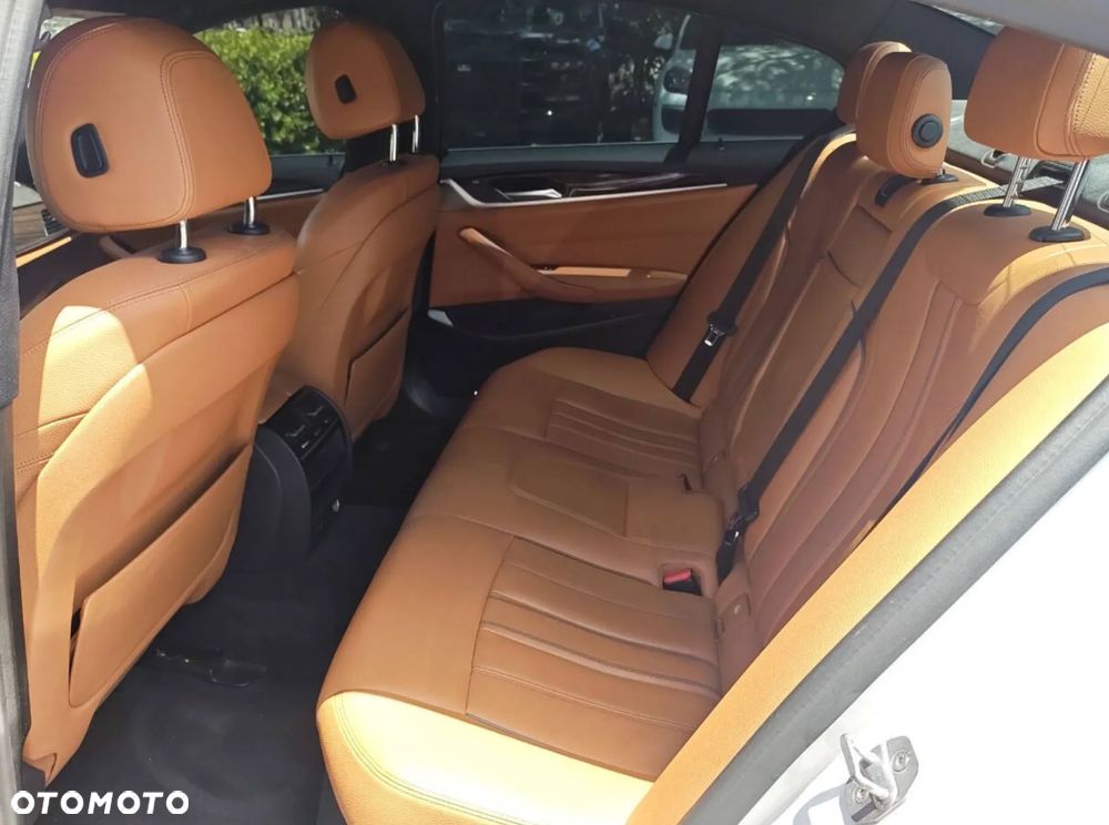 BMW Seria 5 530i - 17