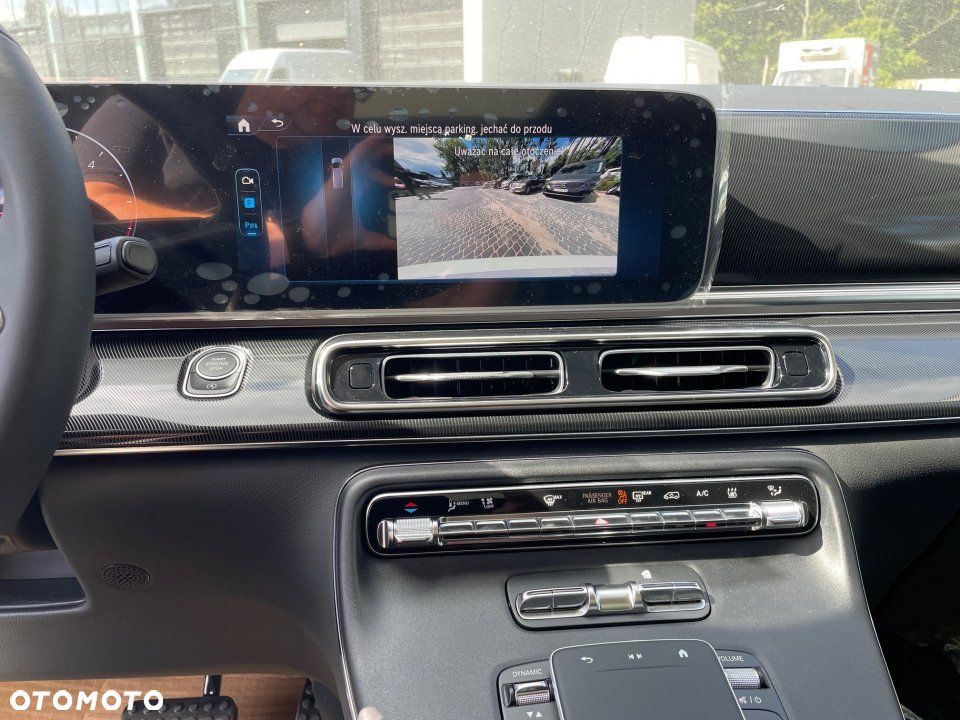 Mercedes-Benz Klasa V - 8