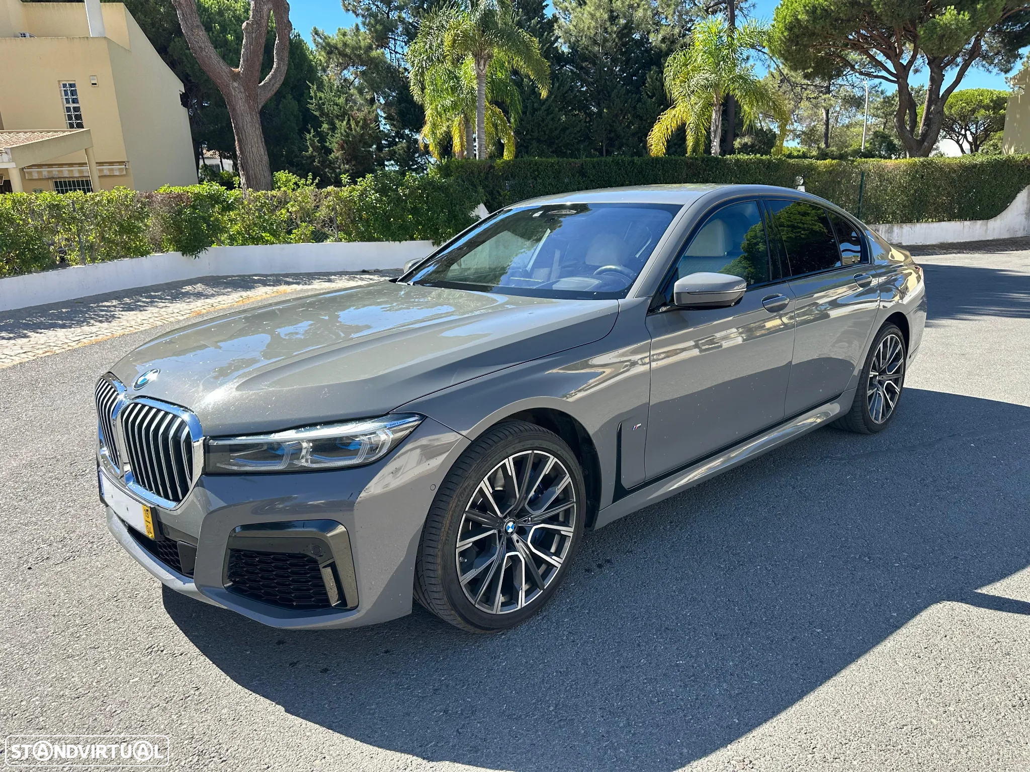BMW 740 d xDrive Pack M Auto - 25