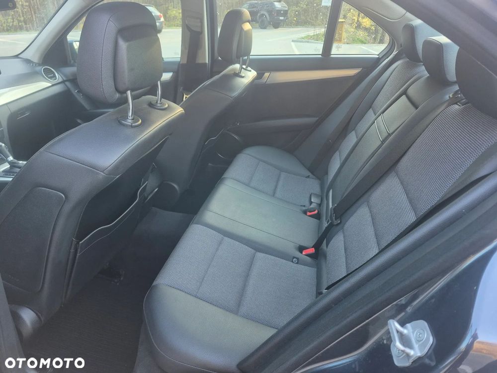 Mercedes-Benz Klasa C 180 (BlueEFFICIENCY) 7G-TRONIC Avantgarde - 12