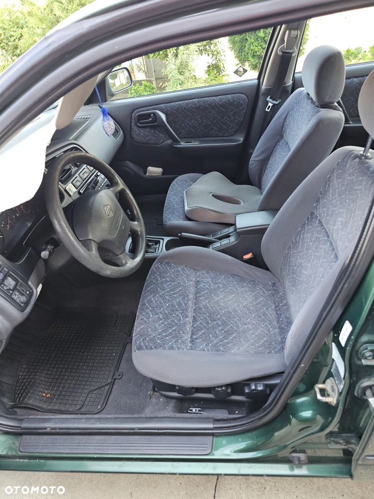 Nissan Primera 1.6 SLX - 9