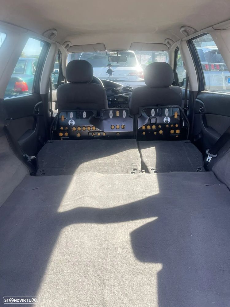 Ford Focus 1.4 Comfort - 11