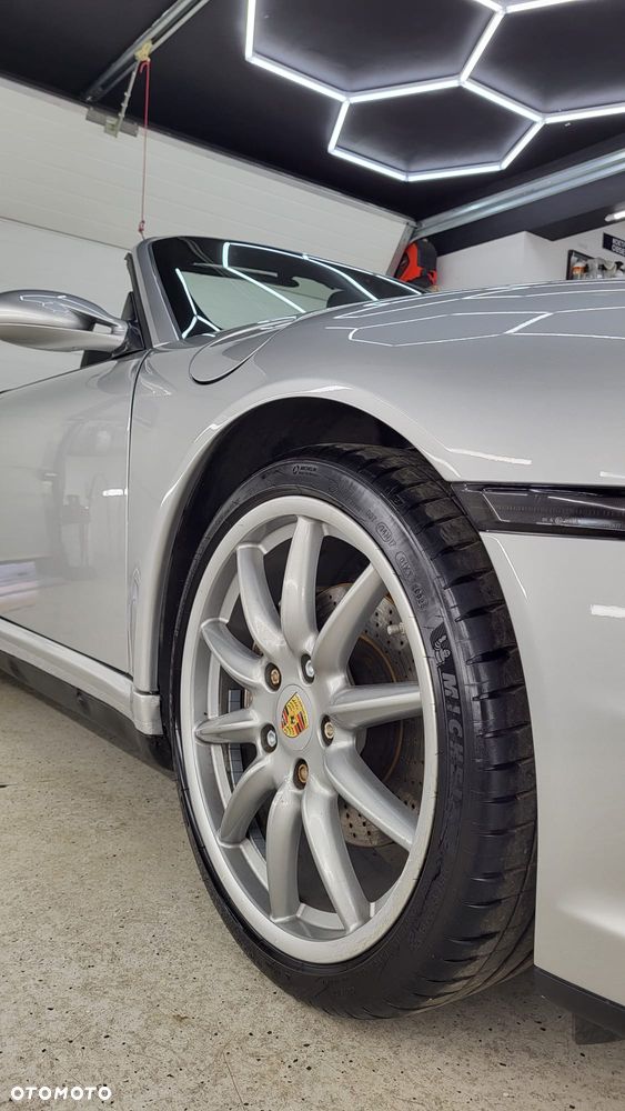 Porsche 911 Carrera 4 - 13