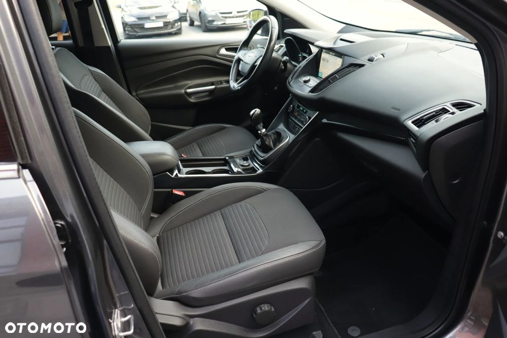 Ford Kuga 2.0 TDCi 2x4 Titanium - 31