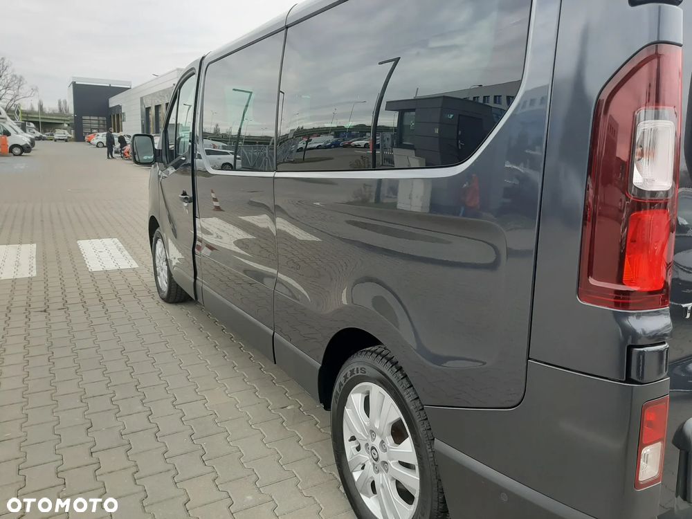 Renault Trafic 2.0 dCi - 13