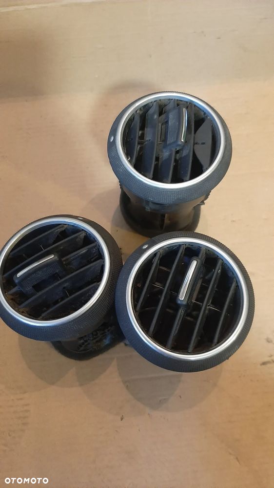 Kratka nawiewu AUDI A3 8P 8J0820901  8P0820901 - 1