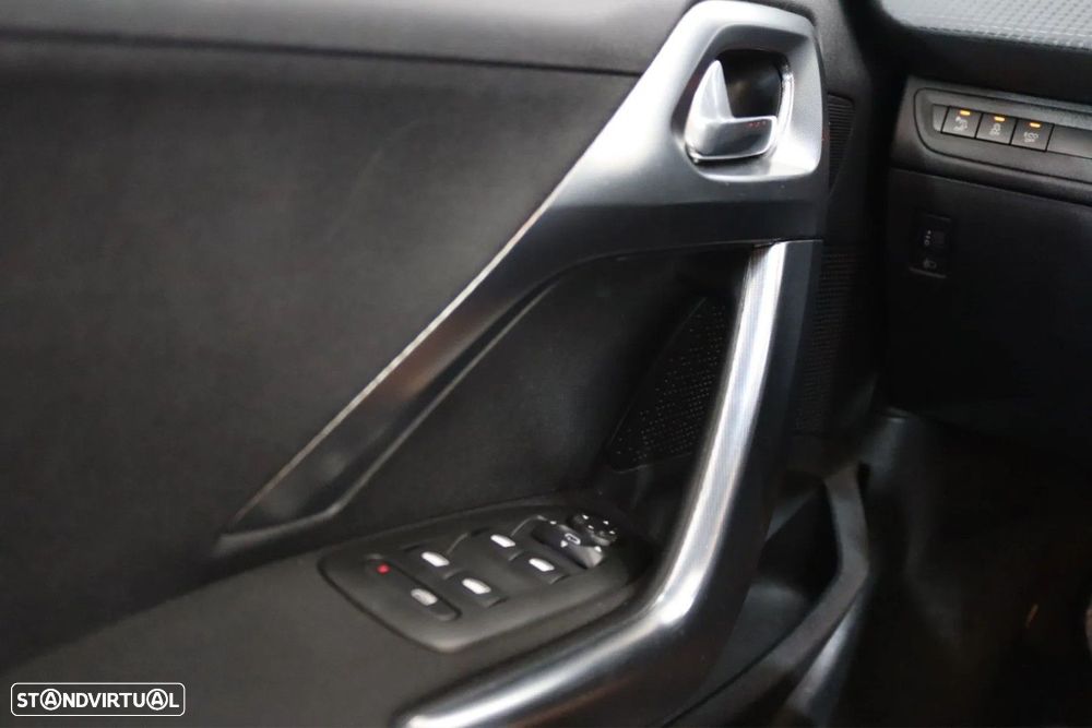 Peugeot 2008 1.2 PureTech Allure - 11