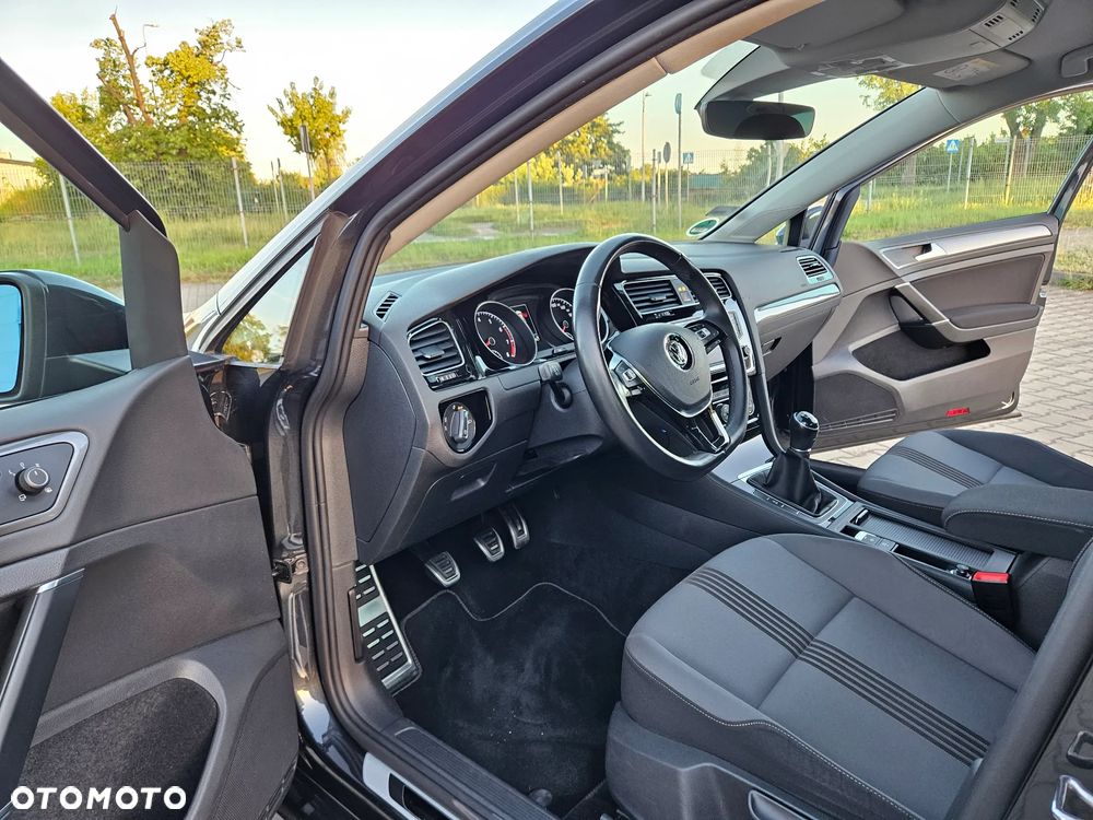 Volkswagen Golf 1.4 TSI BMT Comfortline - 39
