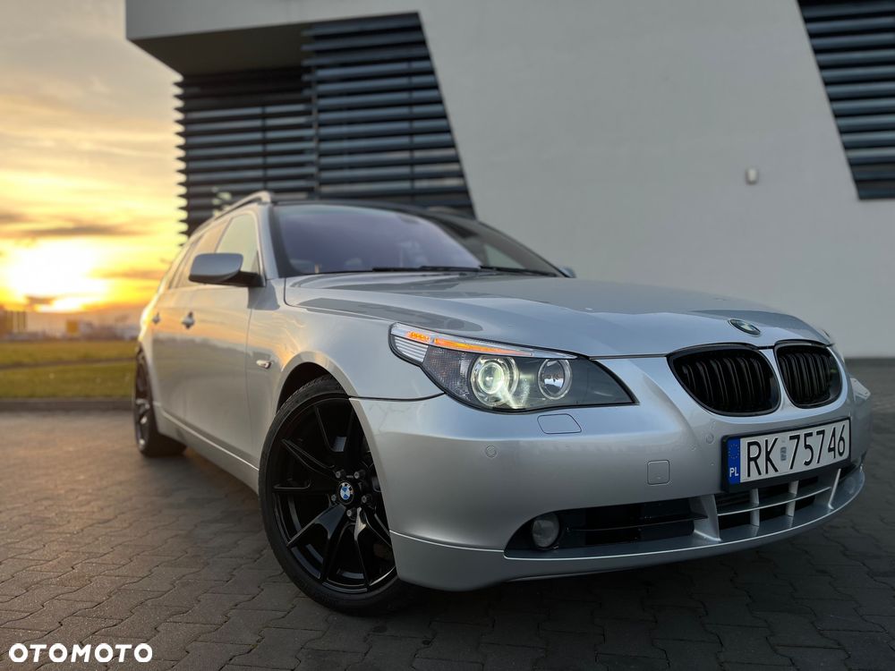 BMW Seria 5 525d Touring - 22