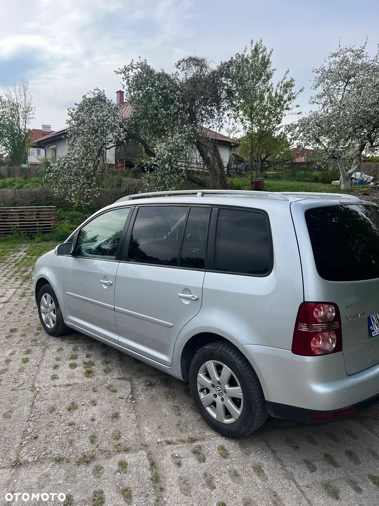 Volkswagen Touran - 2