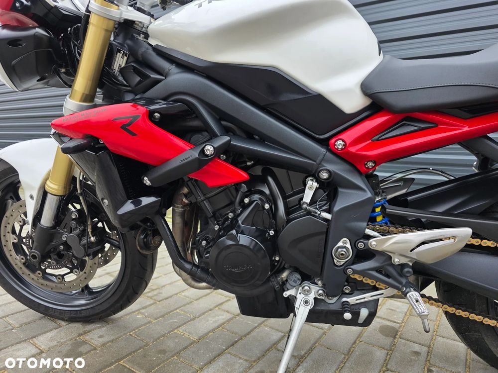 Triumph Street Triple - 23