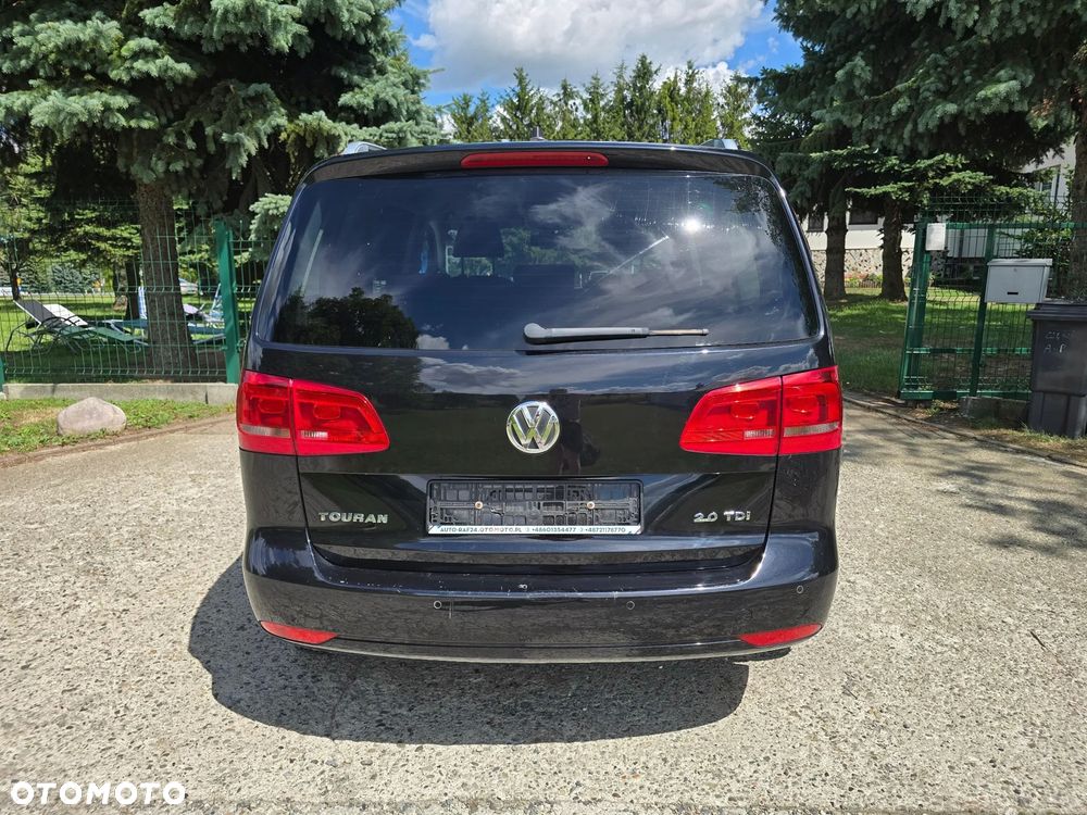 Volkswagen Touran 2011 photo 4
