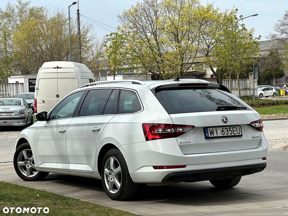 Skoda Superb 2.0 TDI Style DSG - 4