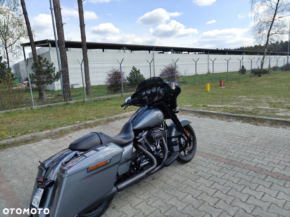 Harley-Davidson Touring Street Glide - 4