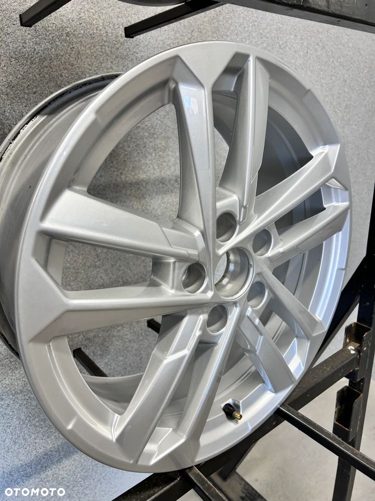4 FELGI ALU. AUDI A3, S3 8Y0, VW T-ROC 17'' E6,5J  ET43 - 12