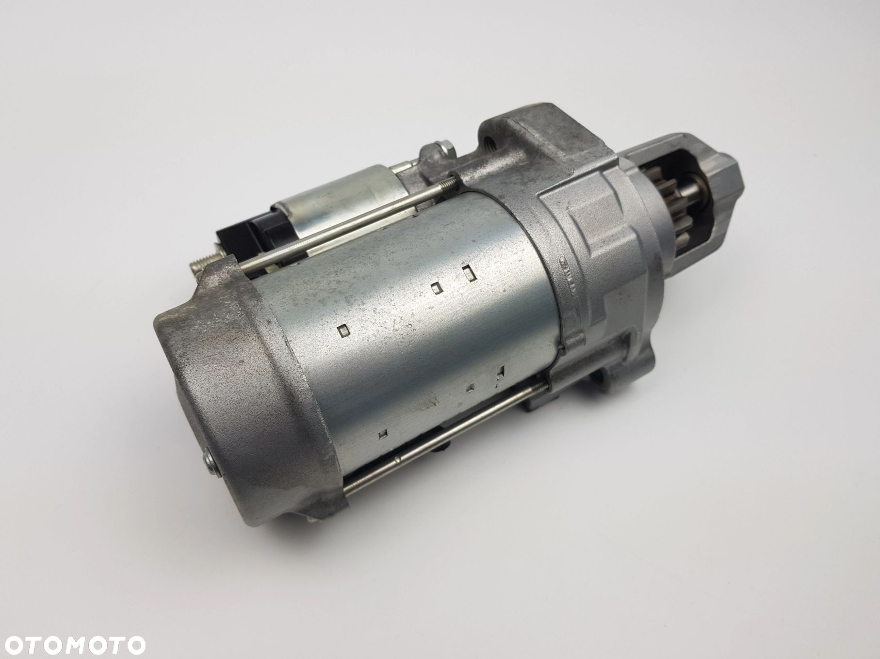 Rozrusznik BMW X5 G05 G11 G30 N63 4.4 V8 8657337 - 5