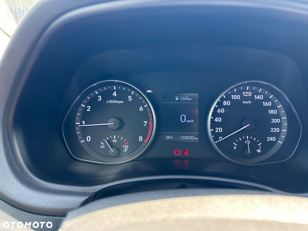 Hyundai i30 1.5 DPI Classic + - 7