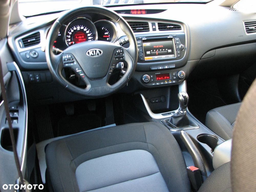 Kia Ceed 1.6 CRDi 128 Platinum Edition - 20