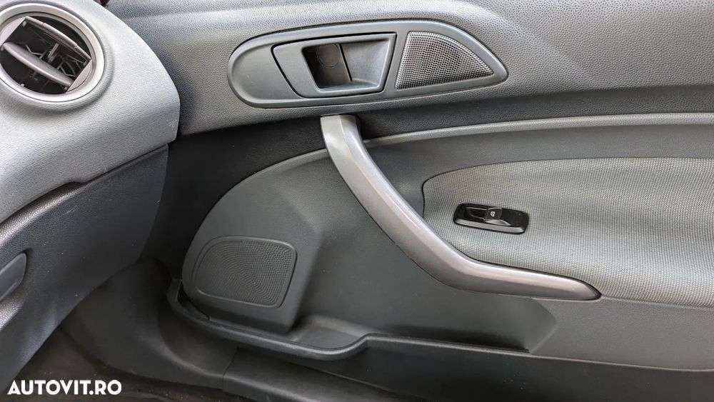 Ford Fiesta 1.25i Ambiente - 15