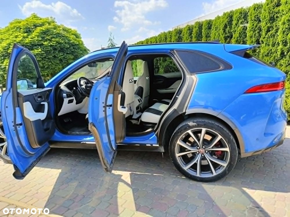 Jaguar F-Pace P550 AWD SVR - 7
