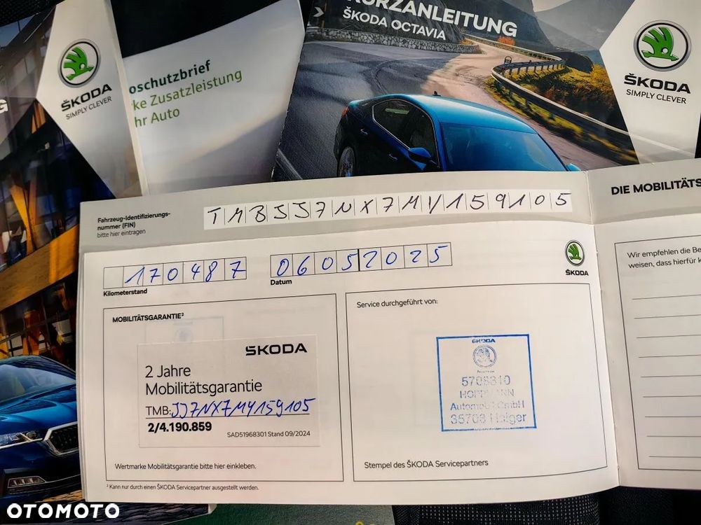 Skoda Octavia Combi 2.0 TDI DSG Exclusive Plus - 24