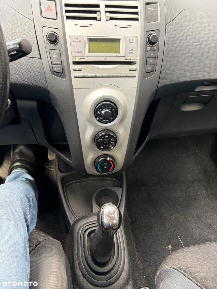 Toyota Yaris - 9