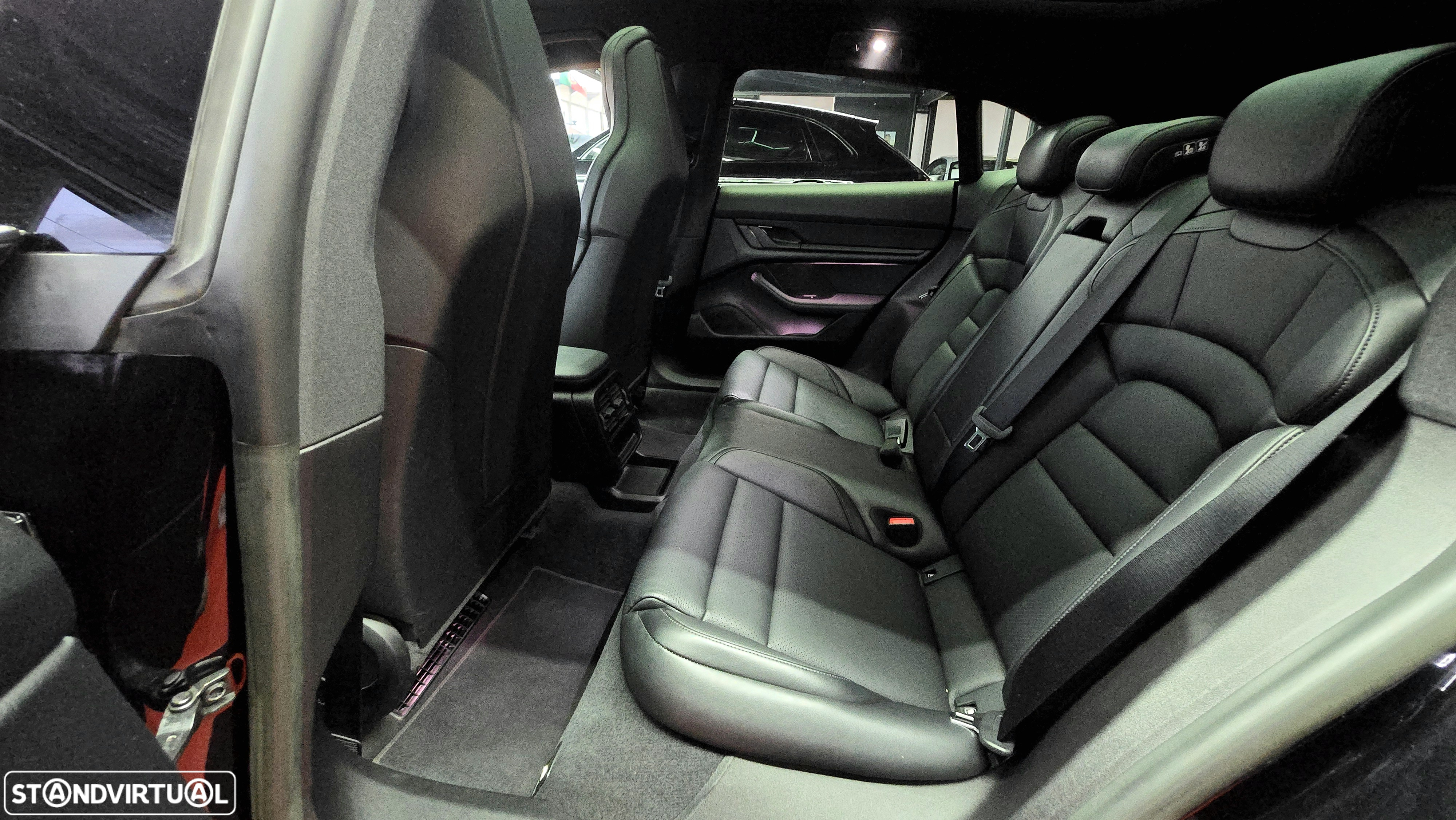 Porsche Taycan Sport Turismo Standard - 32