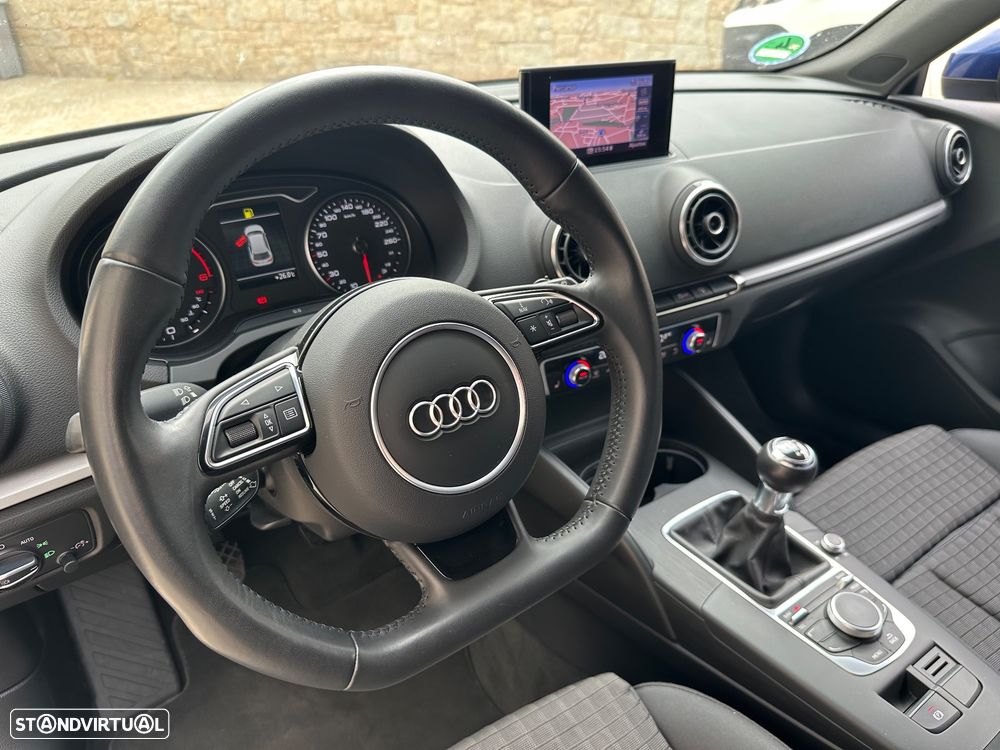 Audi A3 1.6 TDI S-line - 8