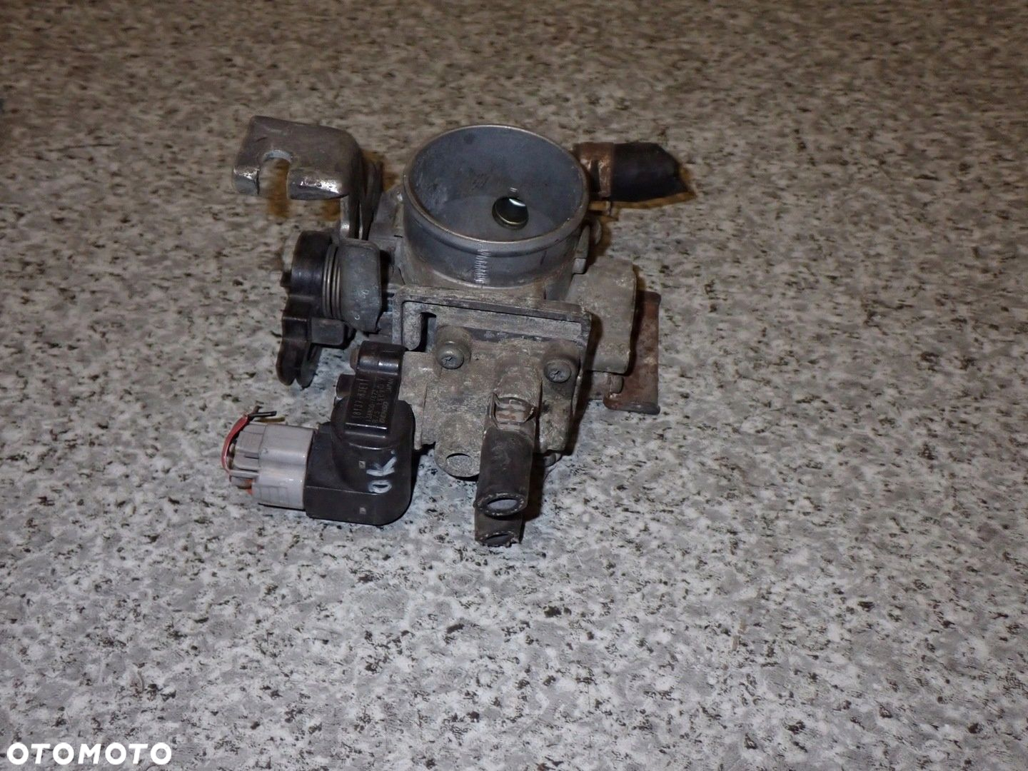 SUZUKI SWIFT 05-07 PRZEPUSTNICA POWIETRZA - 2