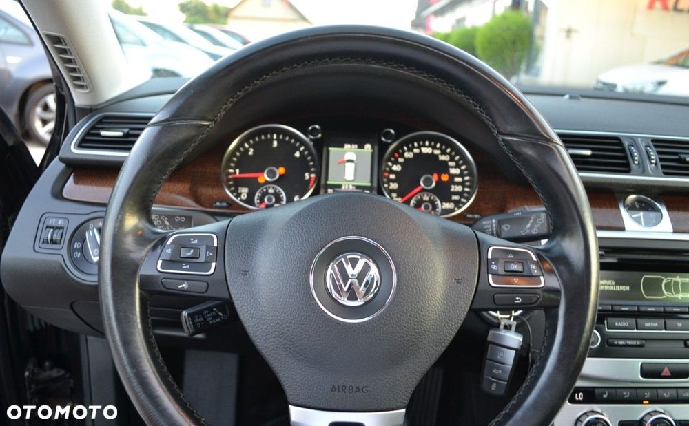 Volkswagen Passat - 22