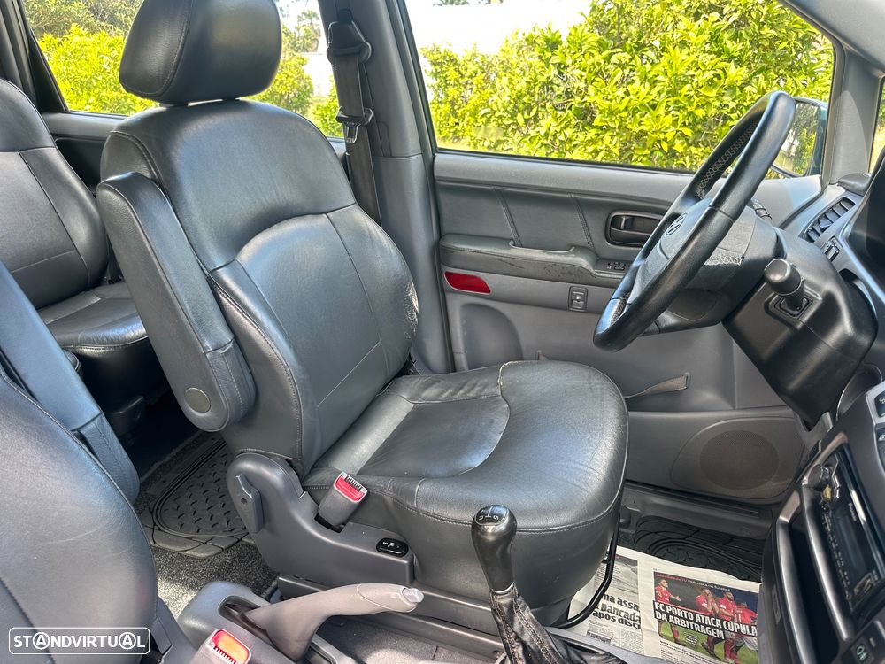 Hyundai Trajet 2.0 CRDi GLS - 25
