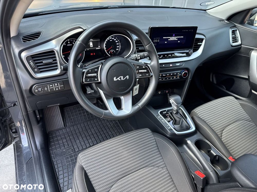 Kia Ceed 1.5 T-GDI M DCT - 14