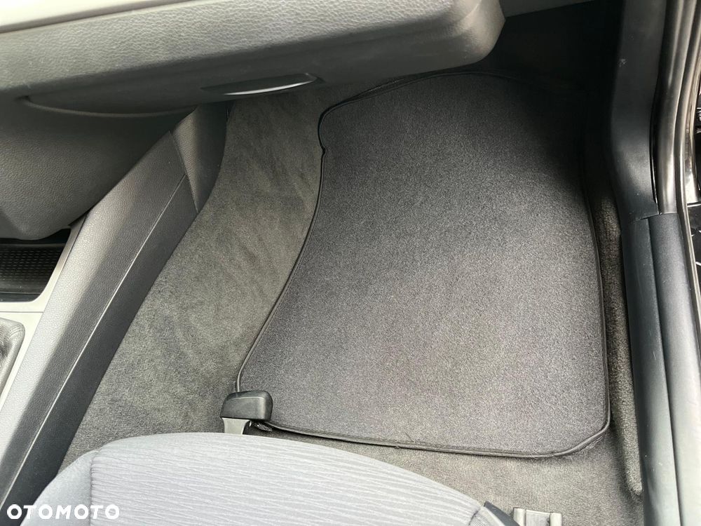 BMW Seria 1 116d DPF - 22