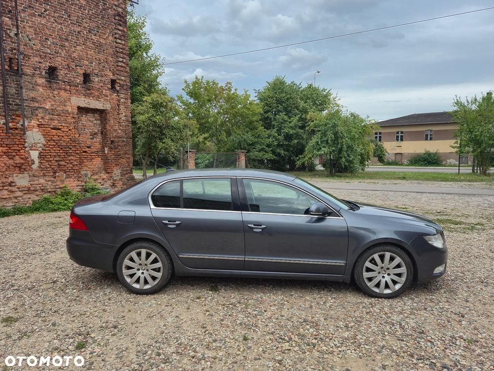 Skoda Superb 2.0 TDI Elegance DSG - 4