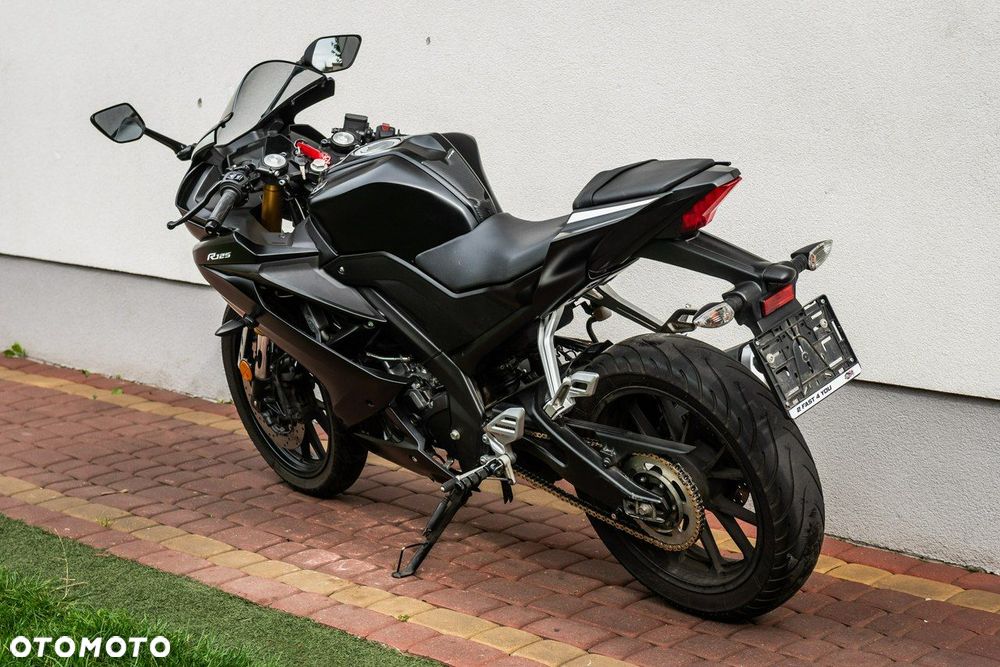 Yamaha YZF - 4