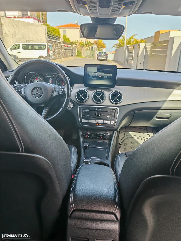 Mercedes-Benz GLA 220 d 4-Matic - 3