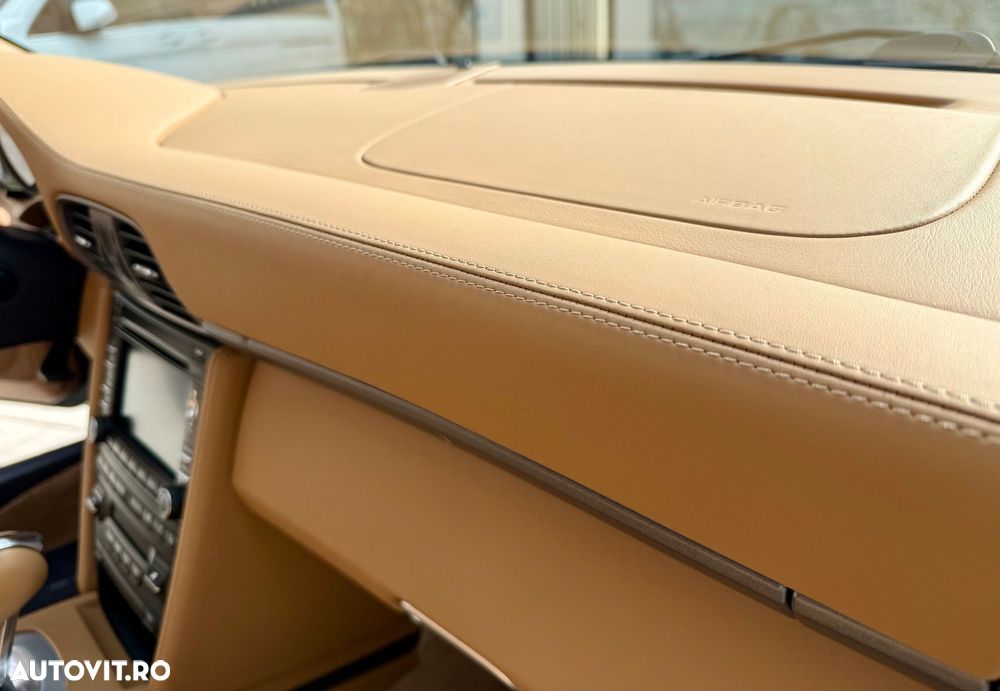 Porsche 911 Carrera PDK - 10