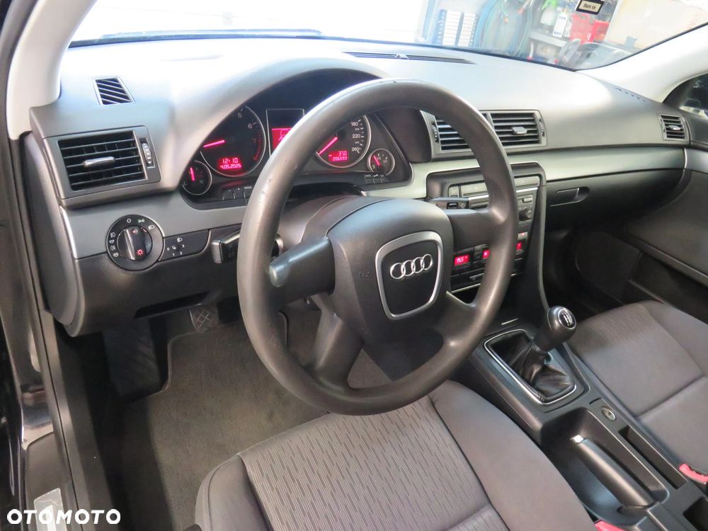 Audi A4 Avant - 22