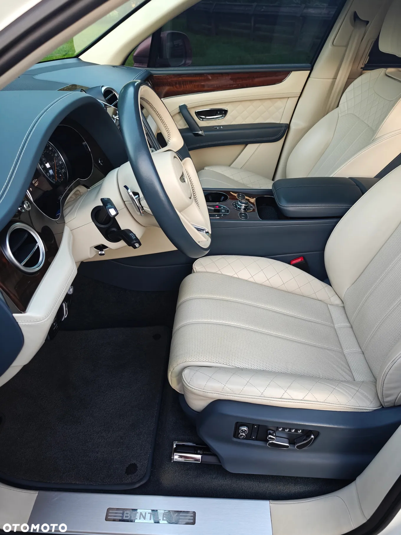 Bentley Bentayga W12 First Edition - 11