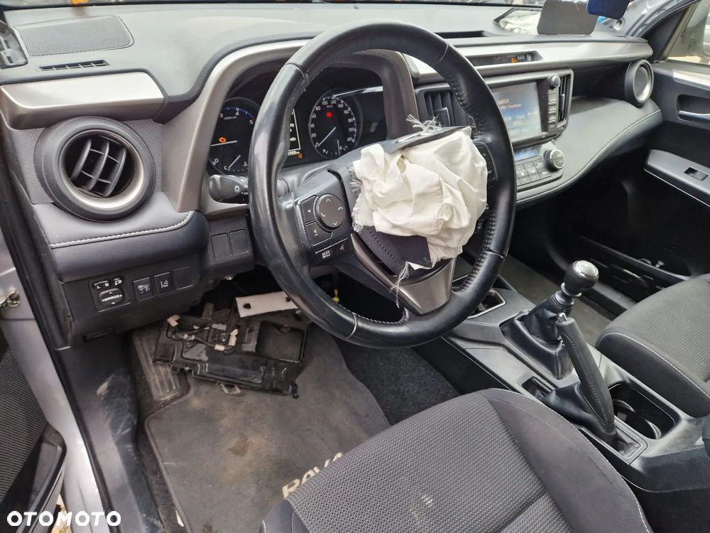 Toyota RAV4 2.0 D-4D Premium 4x2 - 17