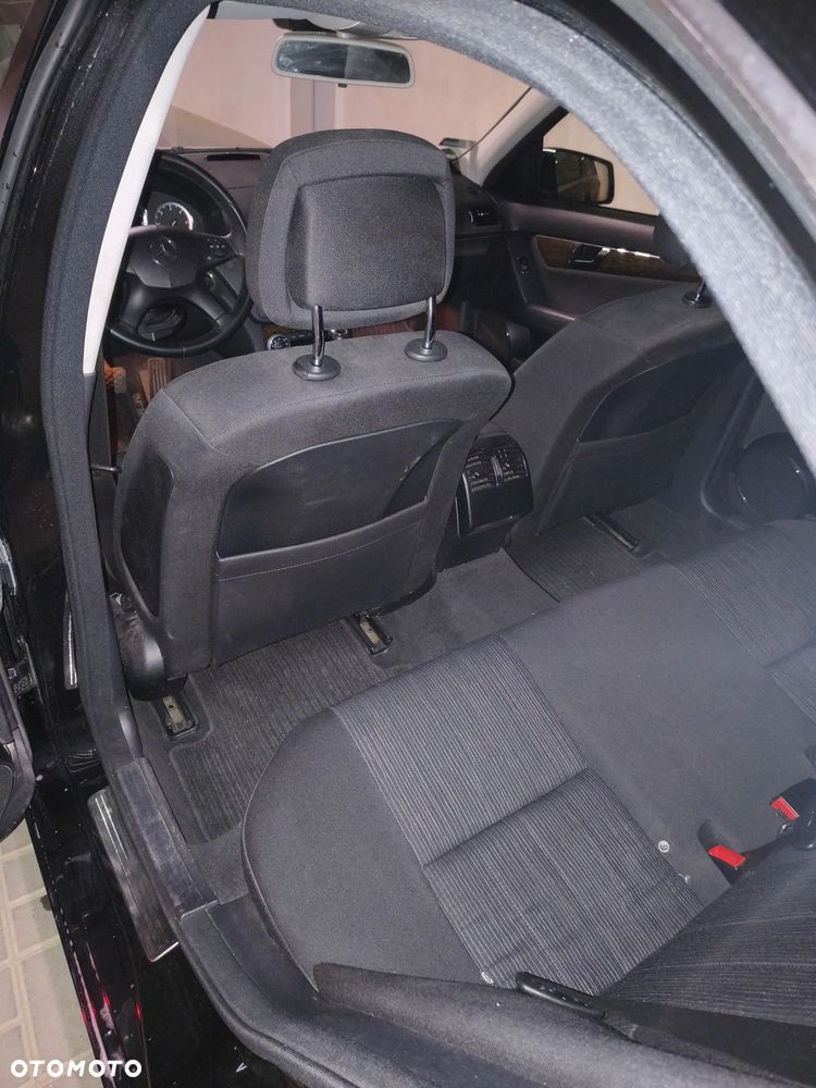 Mercedes-Benz Klasa C 220 CDI Elegance - 9