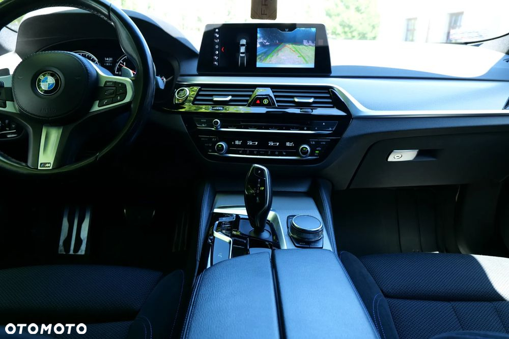 BMW Seria 5 520d xDrive M Sport sport - 12