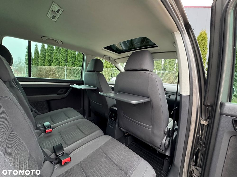 Volkswagen Touran 2.0 TDI Highline - 22