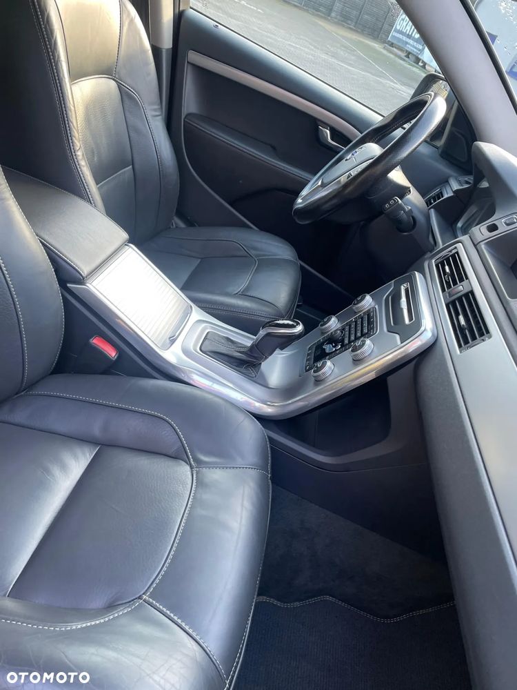 Volvo XC 70 D5 AWD Summum - 8