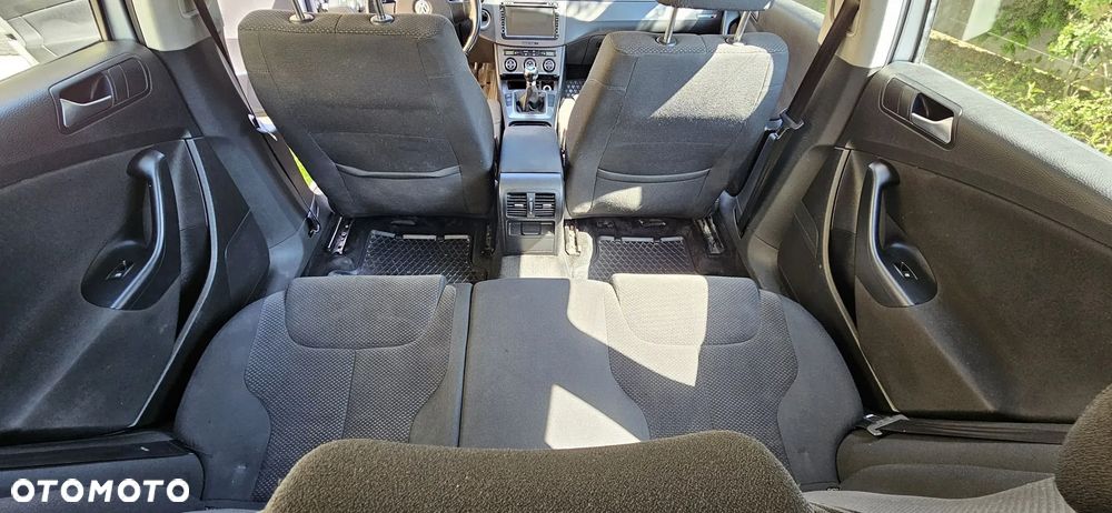 Volkswagen Passat - 8