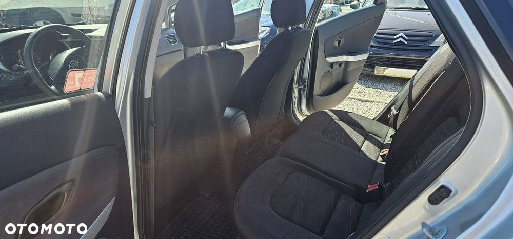 Kia Ceed - 21