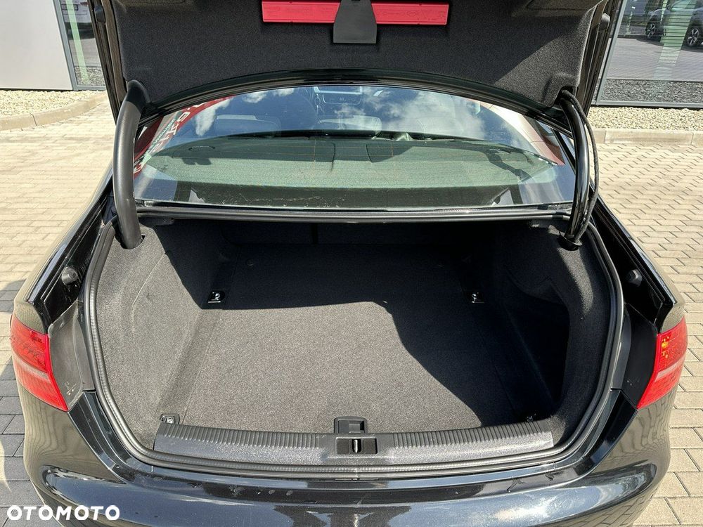 Audi A4 Limousine 1.8 TFSI quattro Attraction - 31