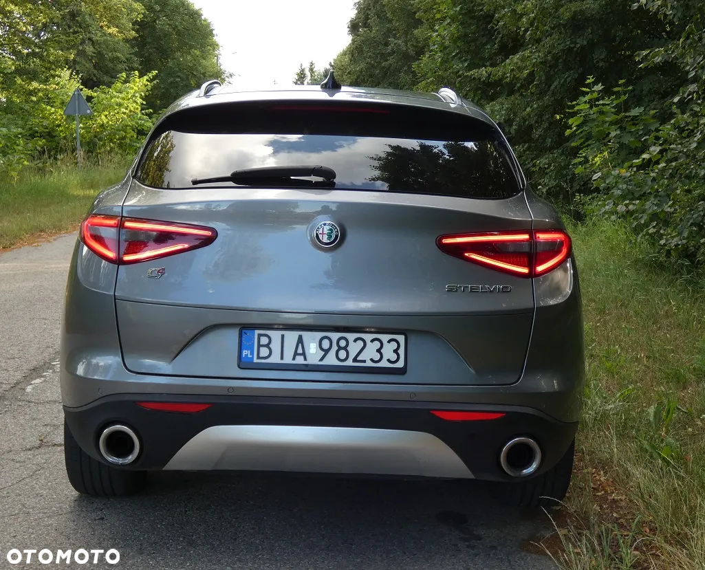 Alfa Romeo Stelvio 2.0 Turbo 16V AT8-Q4 Ti - 15