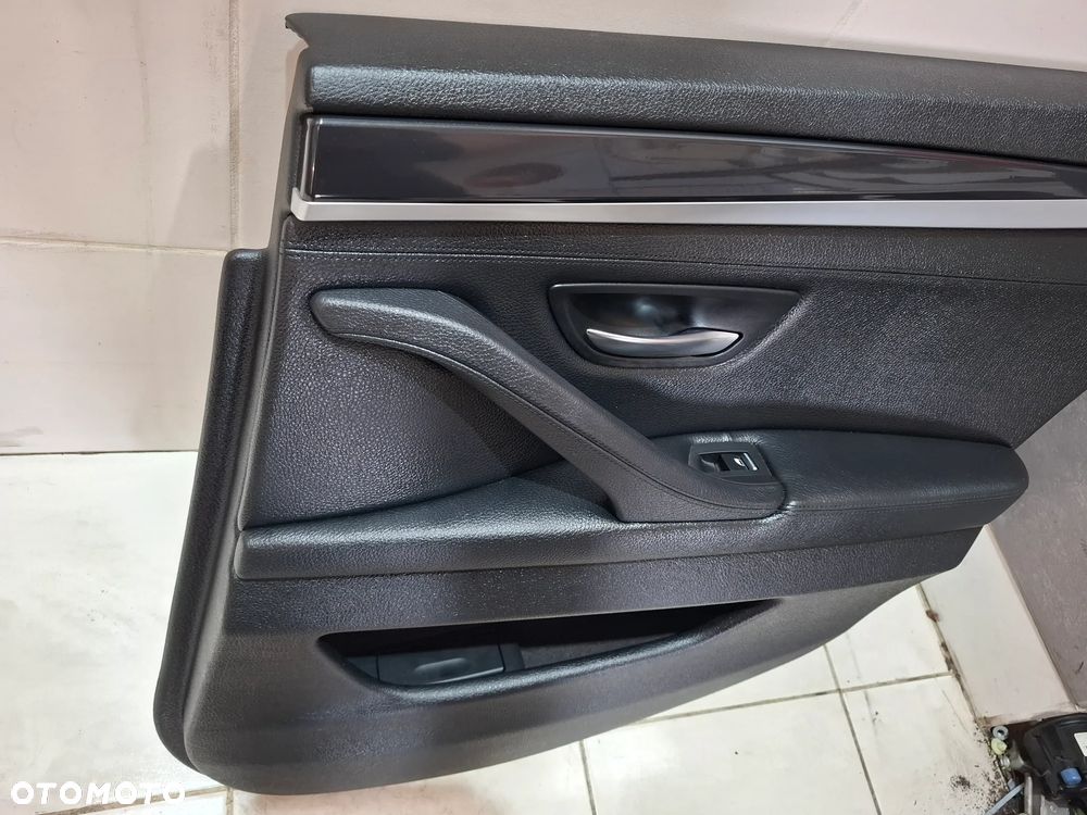 Boczek drzwi skóra prawy tył BMW 5 F10 rok 2014 - 3
